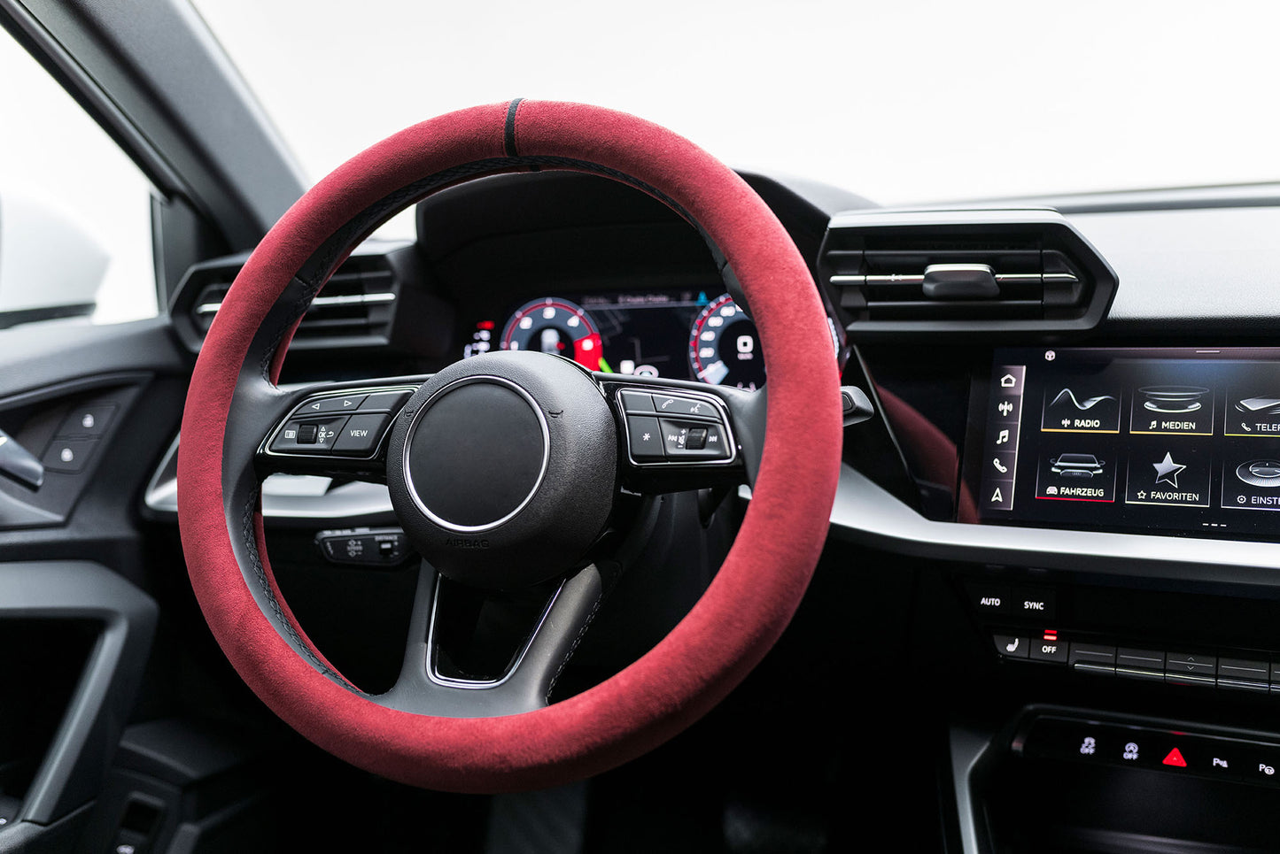 PREMIUM Roter Alcantara® Bezug mit schwarzer 12-Uhr-Markierung